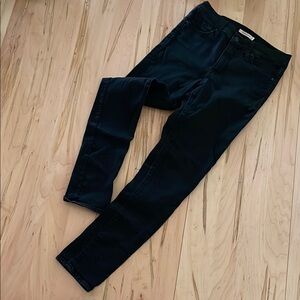 Levi’s 311 Shaping Classic Black Skinny Jeans